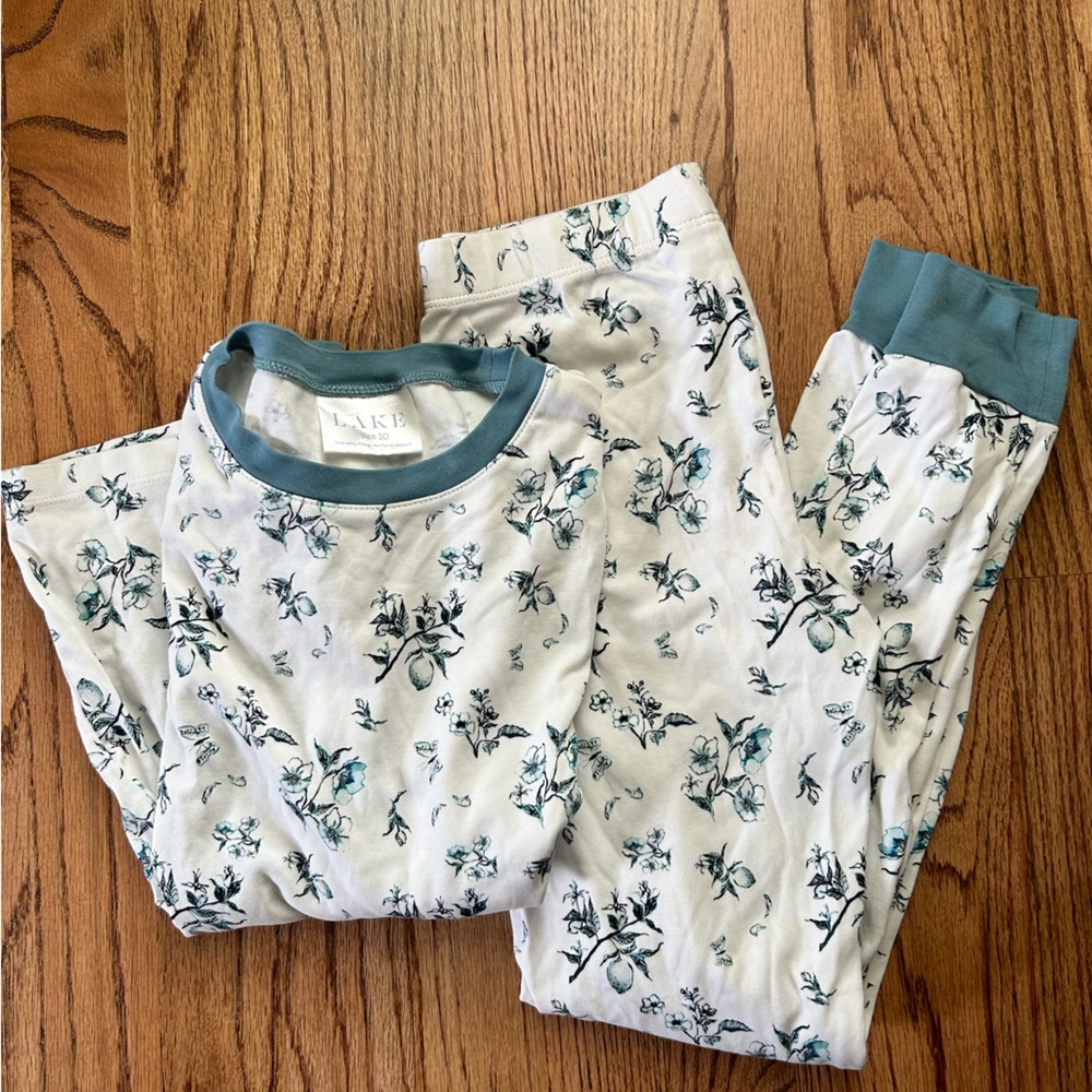 Lake Pajamas Long Sleeve and Pants Set